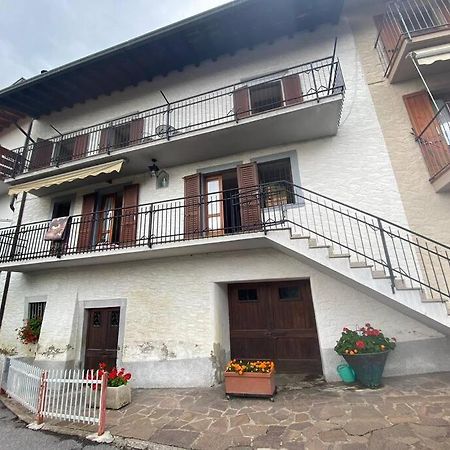 Casa Vacanze Il Pettirosso. Pisogne Esterno foto